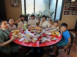 キッズ教室の子供達との食事交流会❕