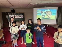 キッズ教室の子供たちの中国語の合唱